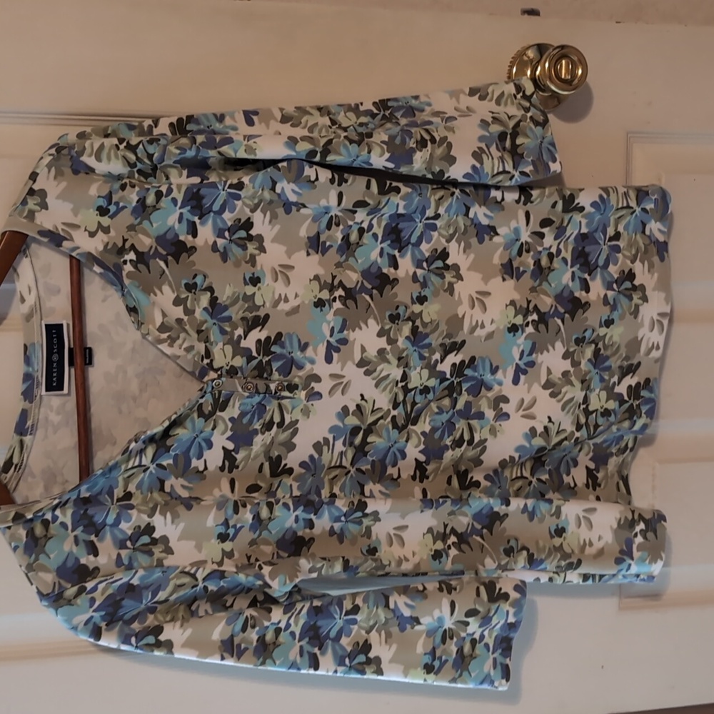 Karen Scott size medium top